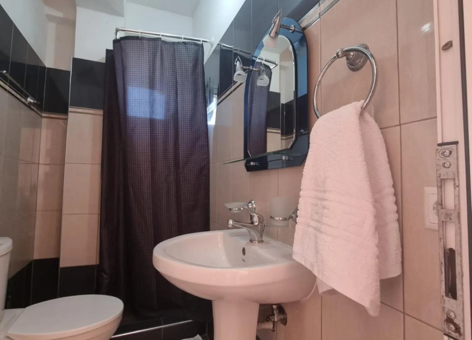 Hotel Let Rooms Lukova