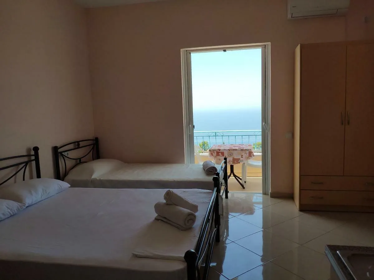 Hotel Let Rooms Lukova Albanien